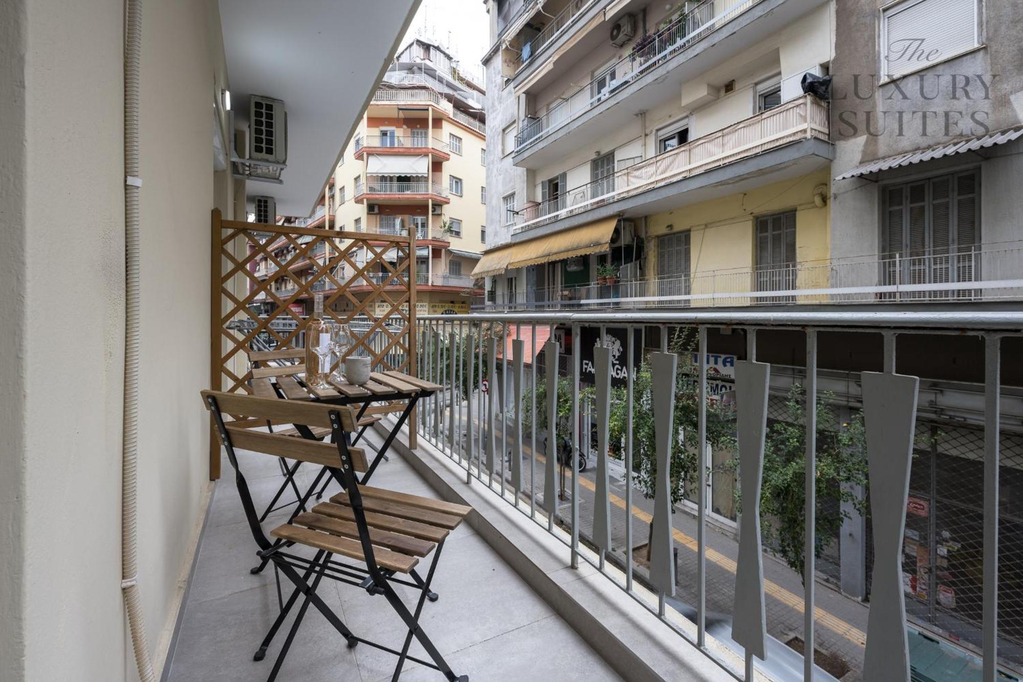 Mavili, The Luxury Suites Thessaloniki Exterior photo